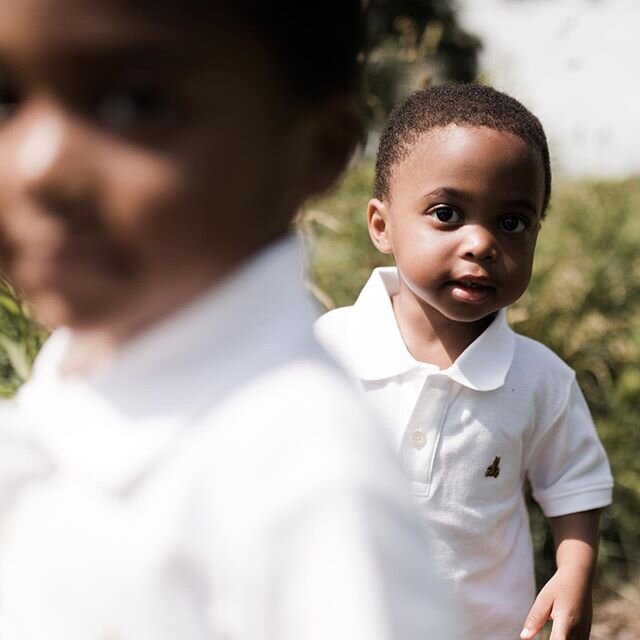 so cute to photograph with these twins and their family for our mini socially distant shoot recently 😍