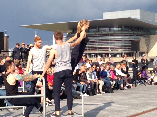 Åbningen af Ofelia Plads 29. juni 2016 med udsigt til operaen
