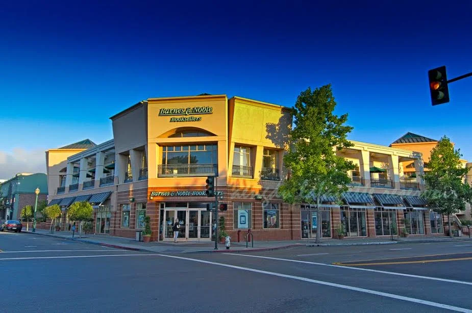 What Does It Mean When a Barnes & Noble Closes?