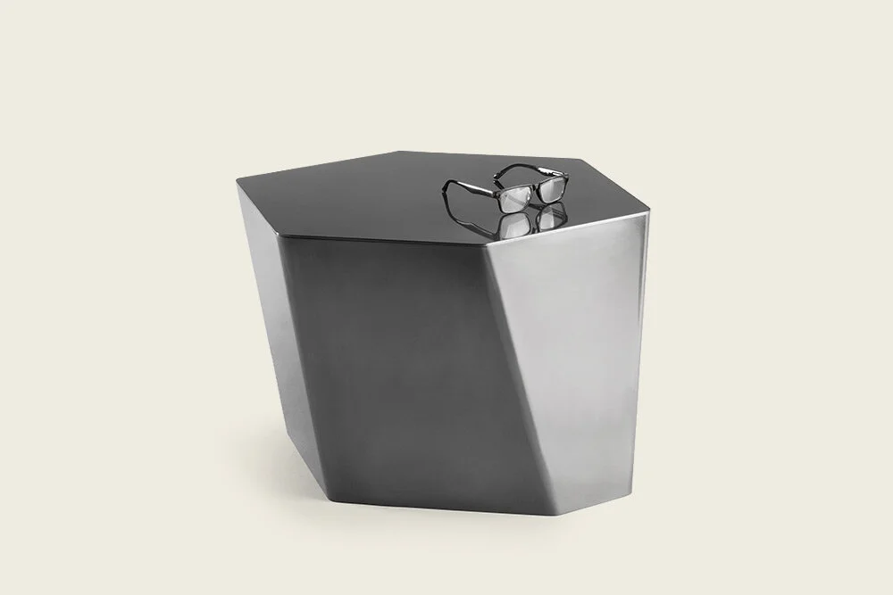 MT03 - Monolithic Side Table