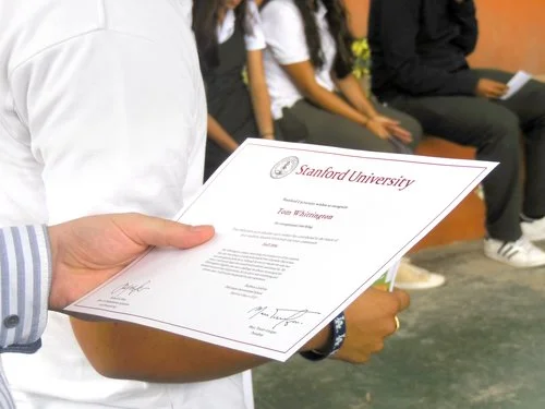 Docentes de DCIS reciben reconocimiento por Stanford University