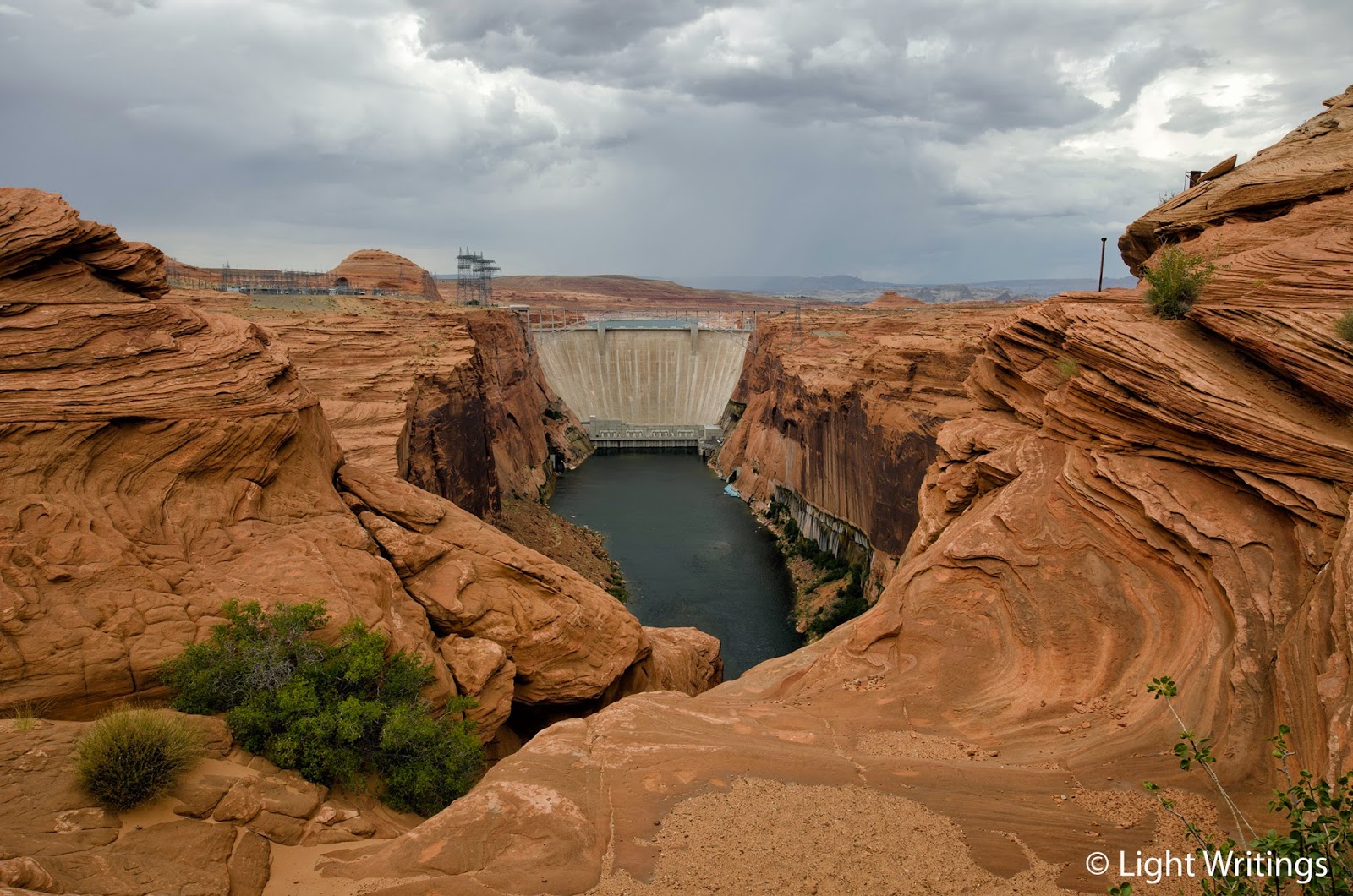 lake-powell-dam_DSC3792-2.jpg