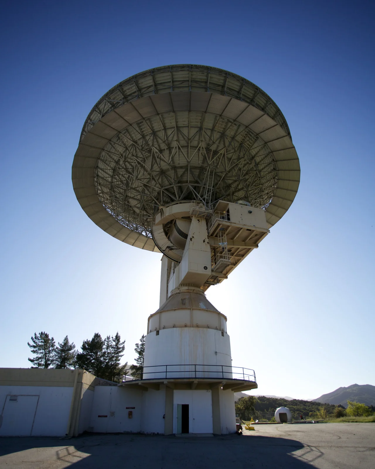 This is what Lone Signal used to transmit its signals. It's big. Photo Credit: Lone Signal