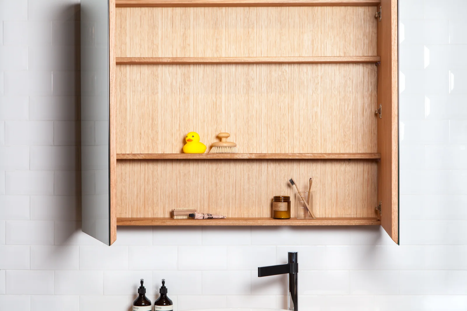 Mirrored storage unit
