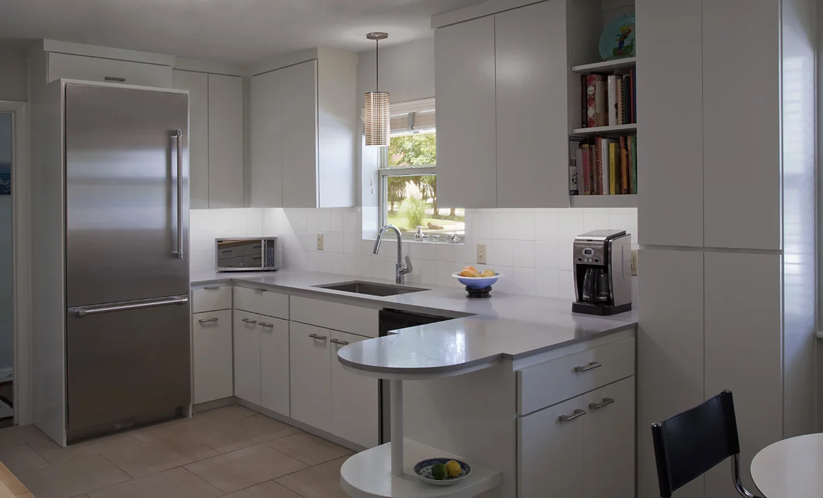kitchen2E.jpg