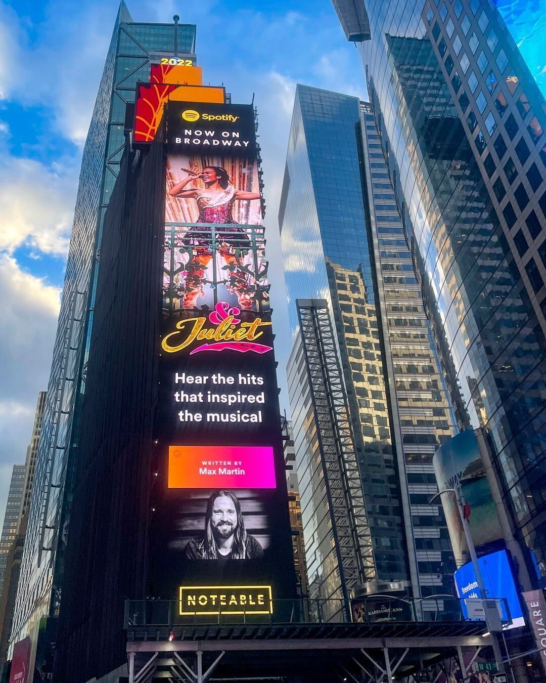 A new day, a new DBC project in Times Square! 

We met up with prolific songwriter and producer Max Martin and some @spotify colleagues for the unveiling of @noteable's new outdoor ad! Martin's pop anthems have been written into the new hit Broadway 