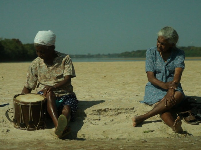Girimunho , HelvécioMarins Jr. & Clarissa Campolina (2011)