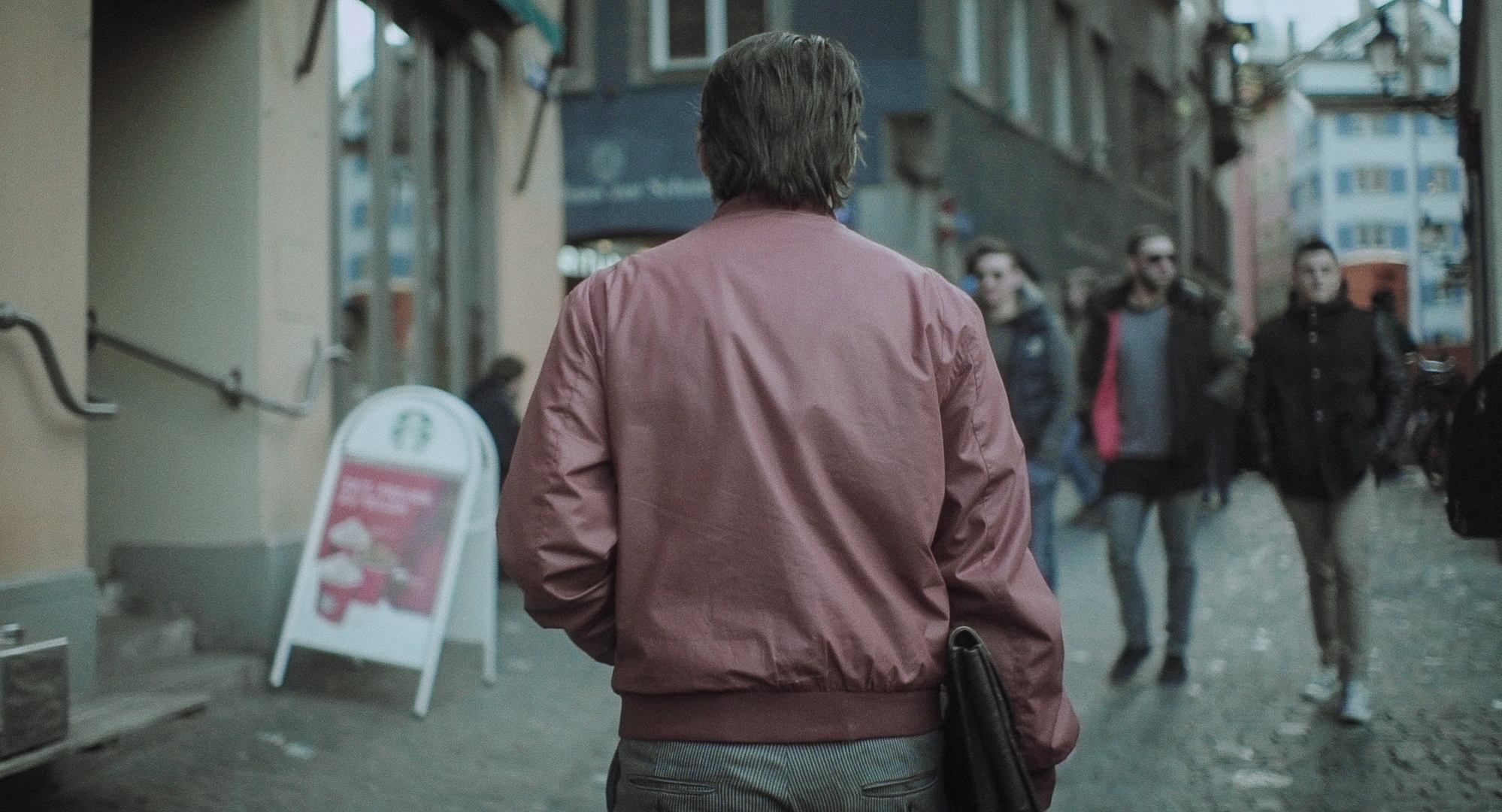 Strangers_05.jpg