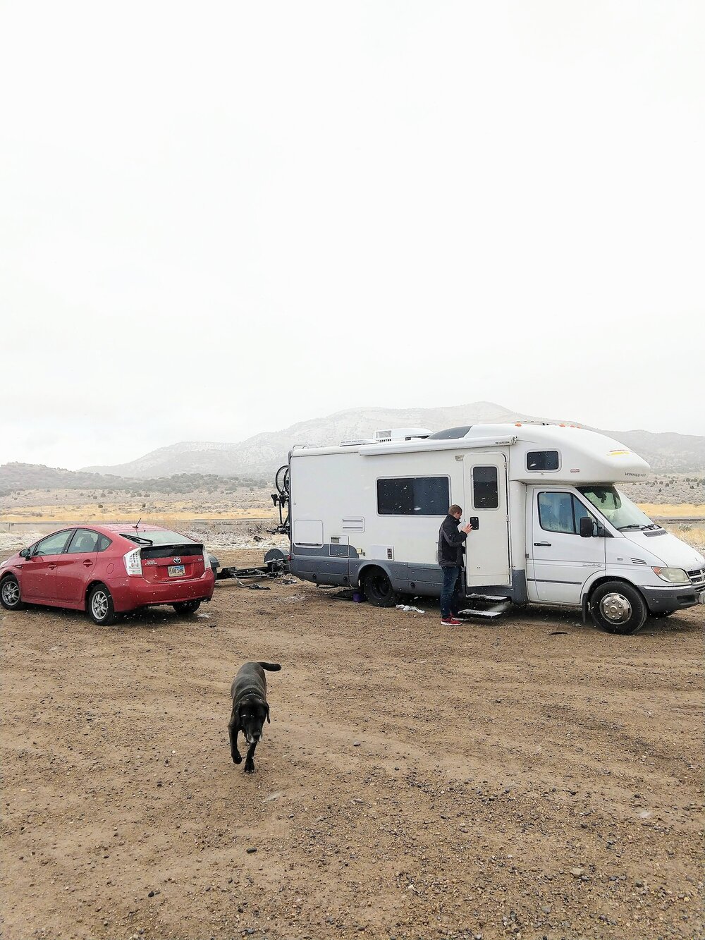 Our+RV+setup+while+it+was+snowing+in+October+in+Utah.jpg