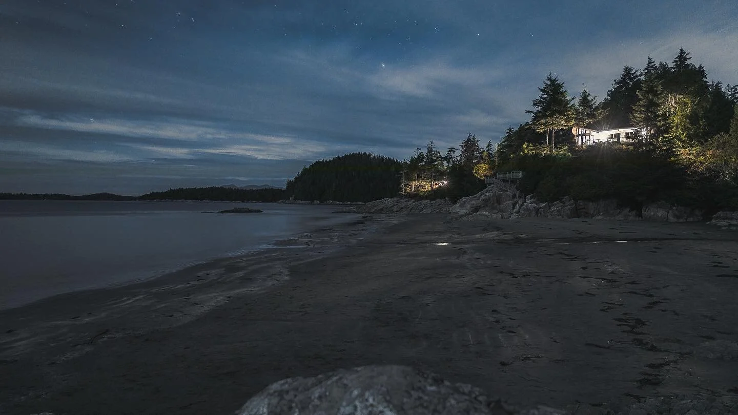 Tofino will always be one of my most favourite places on earth. I&rsquo;m so grateful to have lived so close to this place for a period of time, and I will always come back to visit and (attempt to) surf 🏄&zwj;♂️ 
First 10,000 people to guess which 