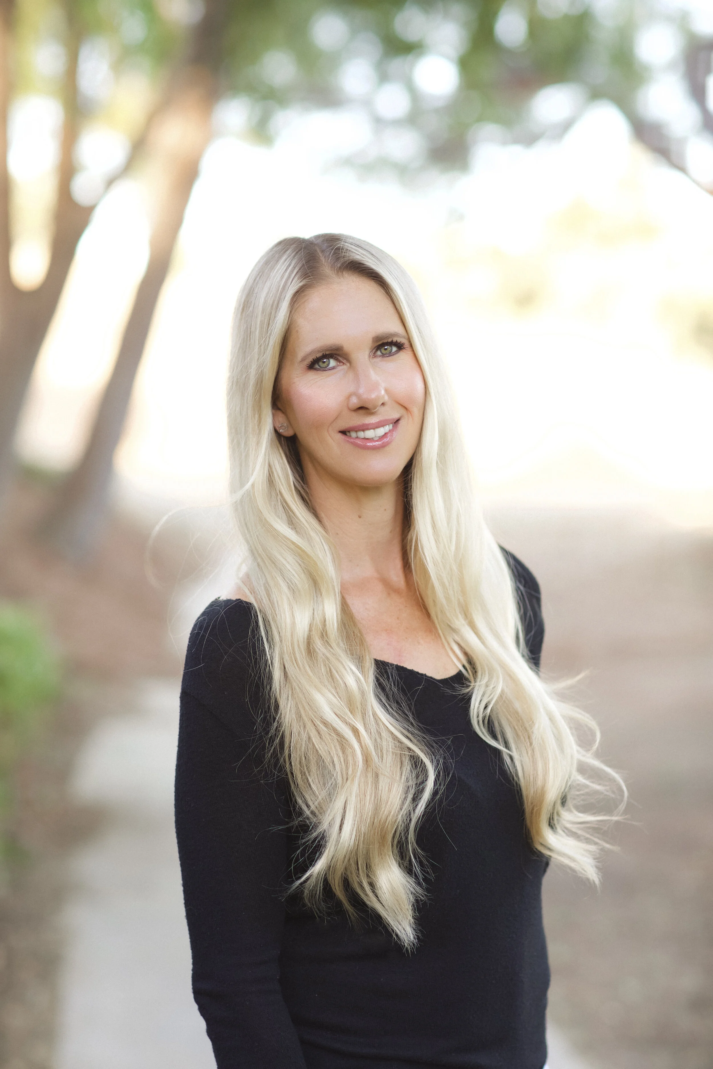 dani head shot-2.jpg