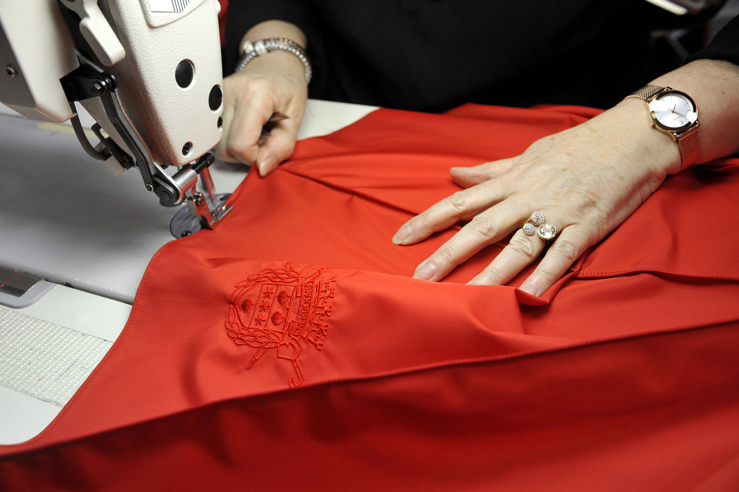 parapluie-haut-de-gamme-le-veritable-cherbourg-manufacture-parapluie-made-in-france-fait-main.jpg