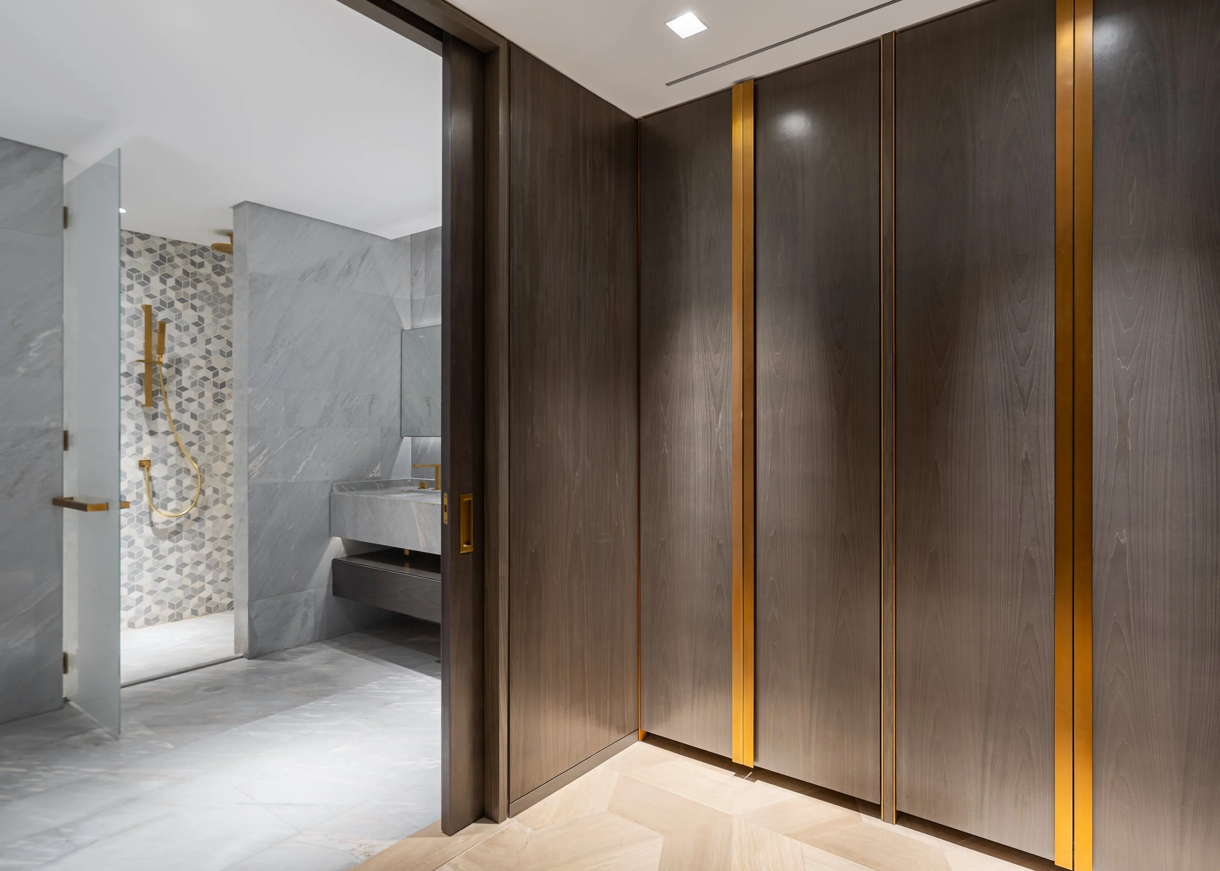 interiors-kennedy-towers-five-palm-jumeirah-apartment-bathroom-1.jpg