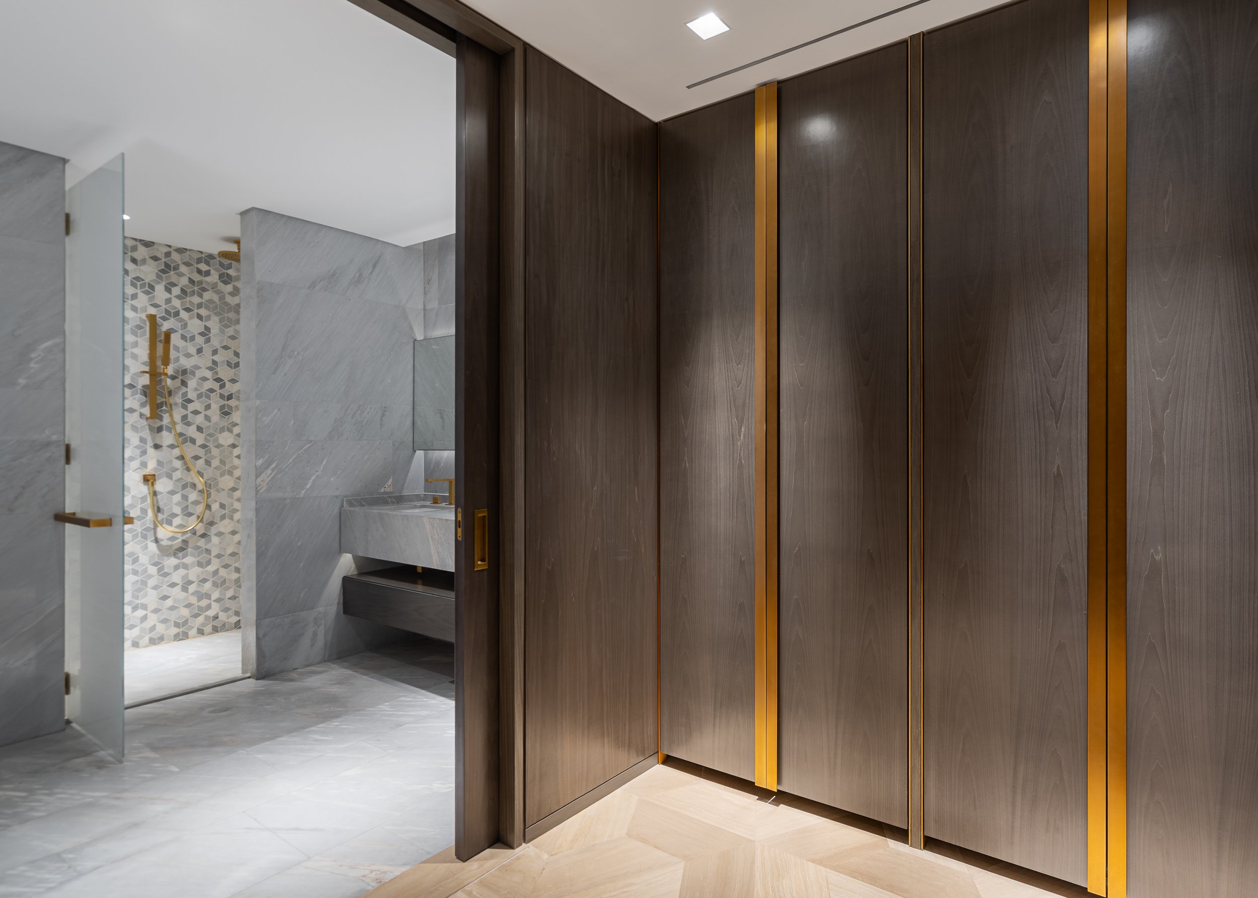 interior-photography-kennedy-towers-five-palm-jumeirah-apartment-bathroom-1.jpg