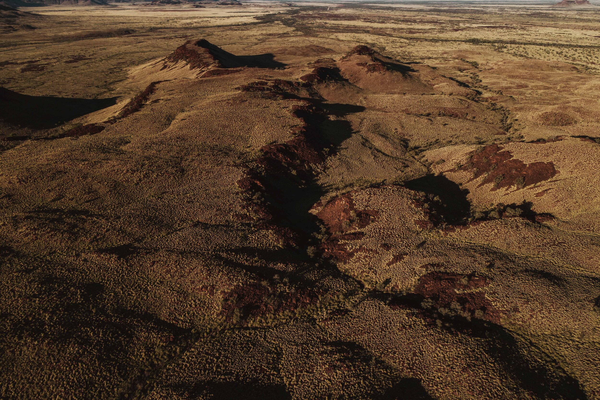  The heartland of the Yindjibarndi people, the park is of great Aboriginal significance as it is the home of the mythological serpent, the ‘Warlu’. The reserve is believed to hold almost two million cubic litres of water covering nearly 2,000 square 