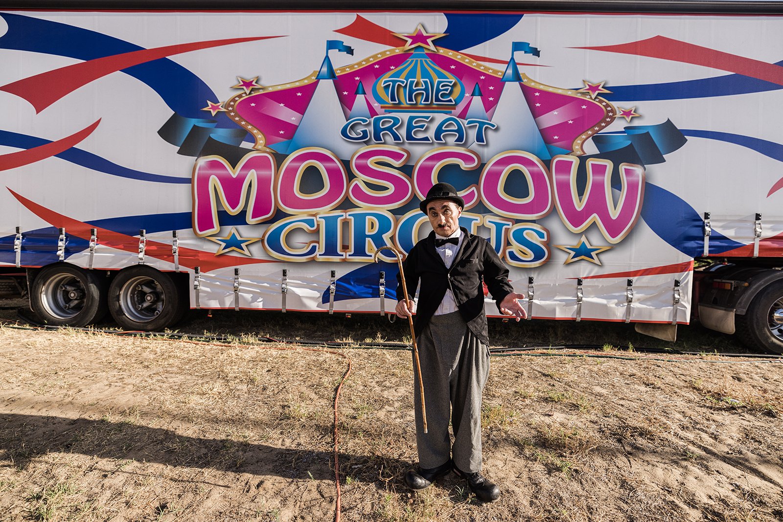  Gagik Avetisyan in front of circus signange. In 2022, The Great Moscow Circus  had 272 shows in 20 Towns across 3 States and travelled more than 9200km. 