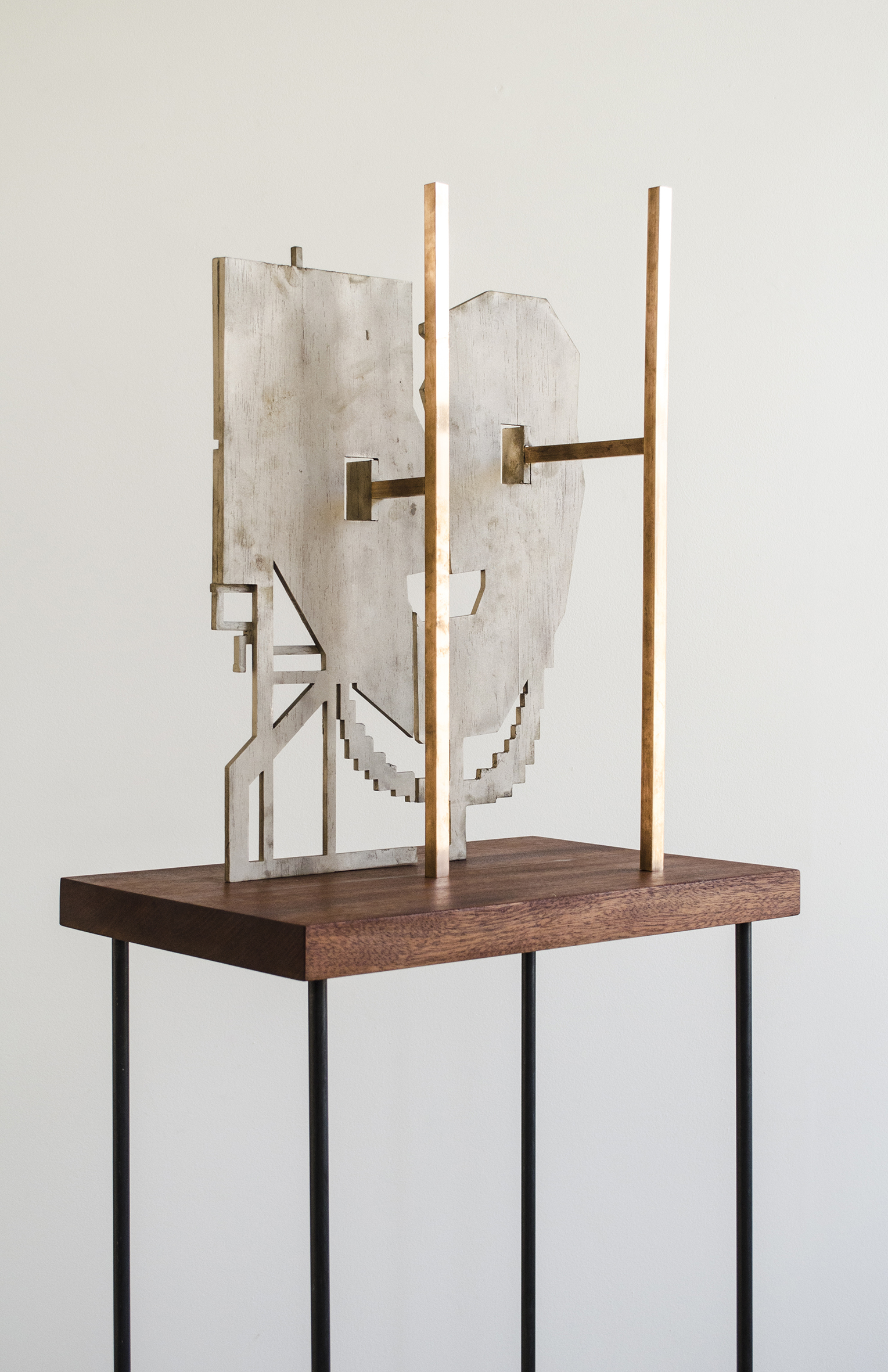  Vanitas_Bronze cast with reclaimed wood and steel support_ 170x45x30cm_2015 