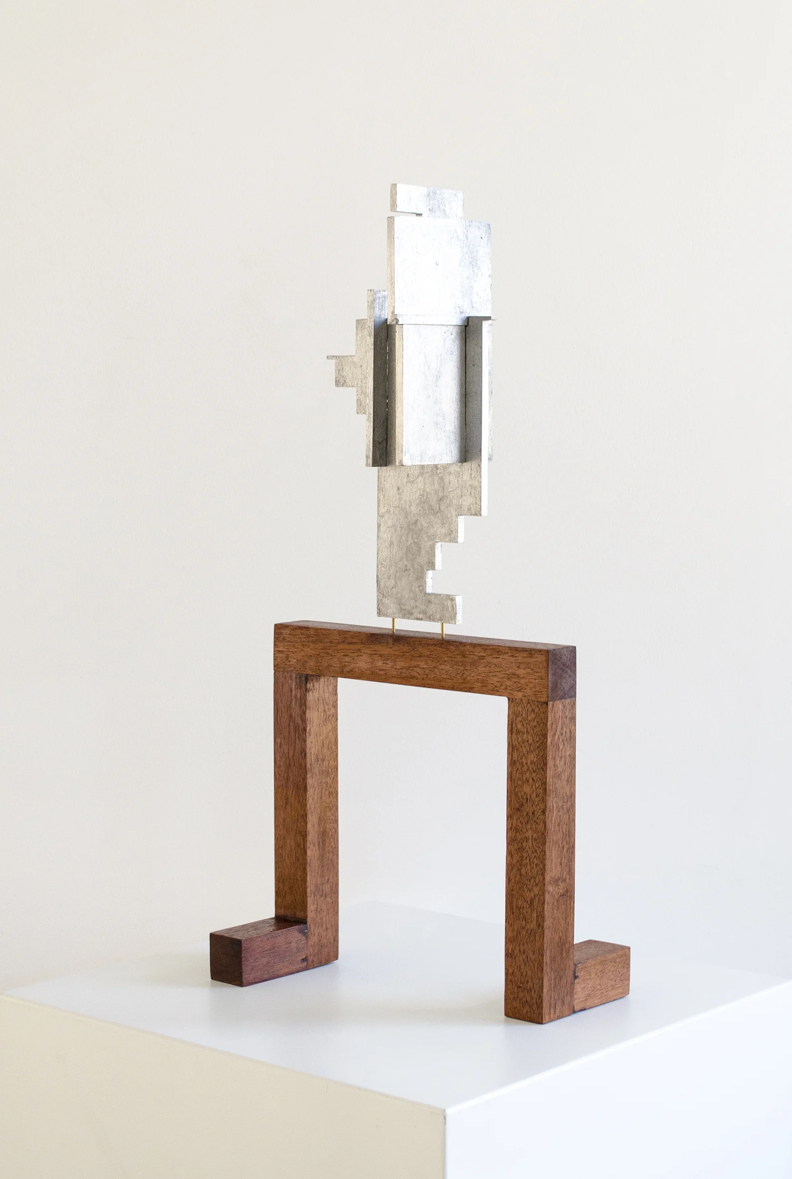  Flat-pack Architecton_Aluminium cast and reclaimed wood support_57x17x15cm_2015 