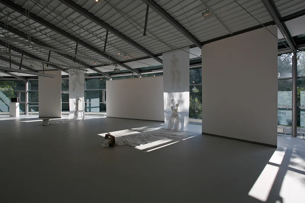 Körperobjekte von Edelgard Dullien in der Städtischen Galerie Schloss Oberhausen, 2007