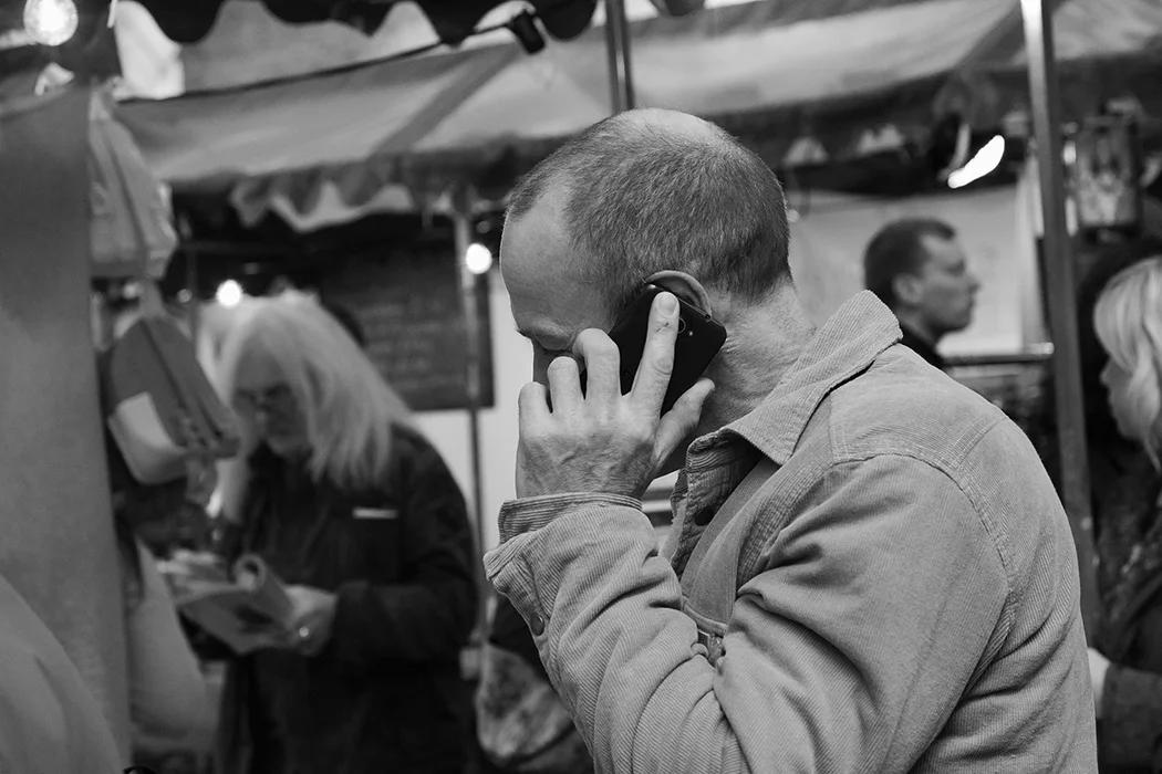 Phoning, London 2012