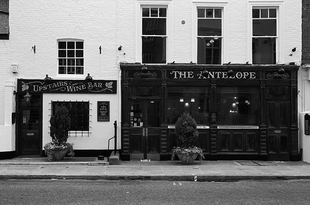 Nicholsons, London 1993