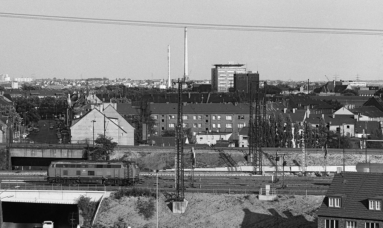 Oberhausen West, Buschhausener Strasse, EVO, Hauptbahnhof, Blick von der Zechenhalde Lirich über Verschiebebahnhof West, 1976