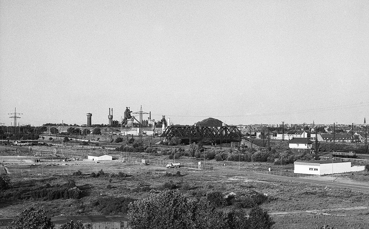 Industriegebiet West, Brachland, Wasserturm und Hochofen A, Knappenhalde, 1976