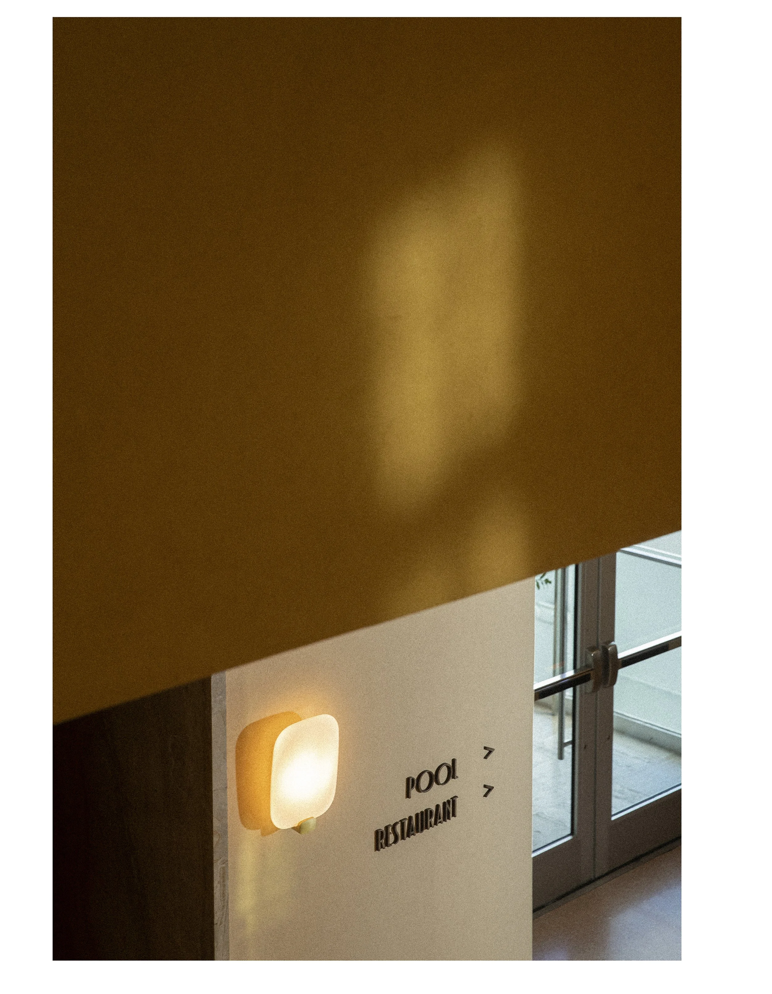 006 005 2511 USA NY SAVVY The Shelborne 1648.jpg