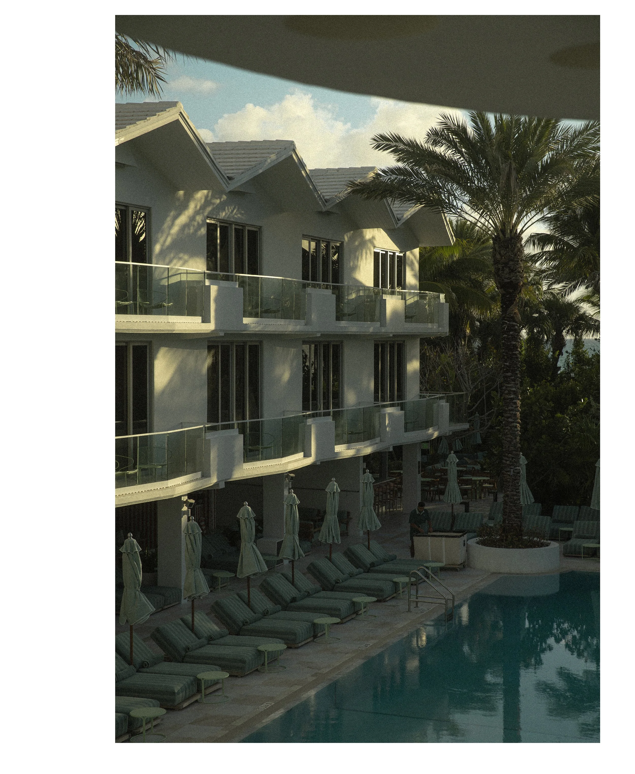 011 009 2511 USA NY SAVVY The Shelborne 2114.jpg