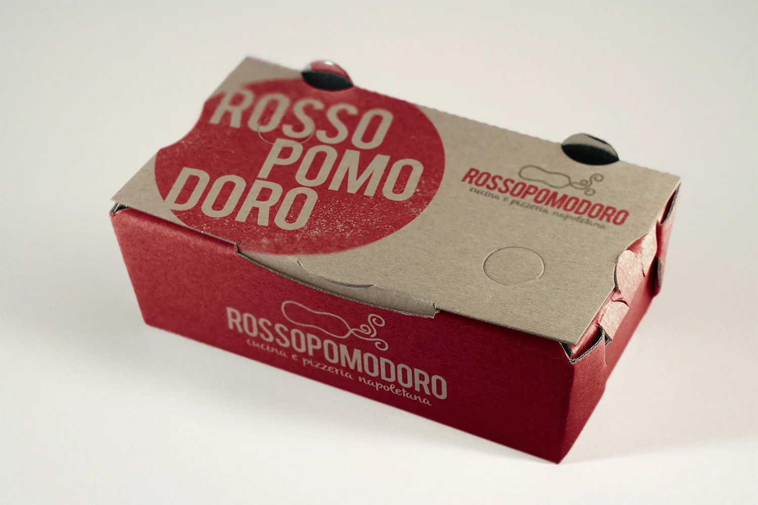 Mascot_Rosso_Takeaway_3.jpg