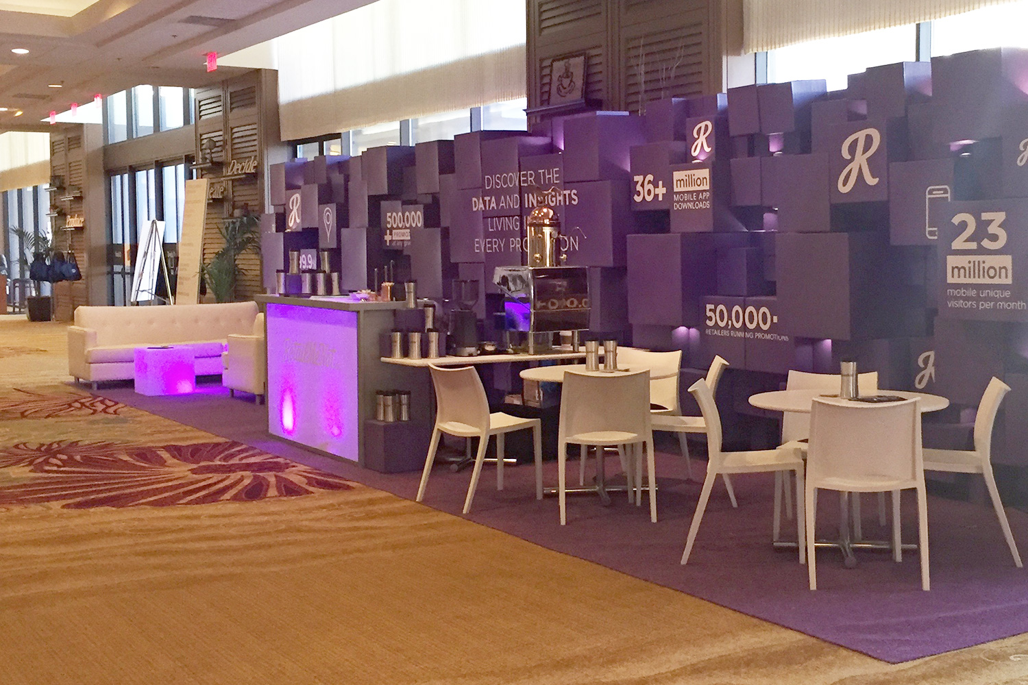 RetailMeNot-eTail-West-Branded-Exhibit-Design-08.jpg