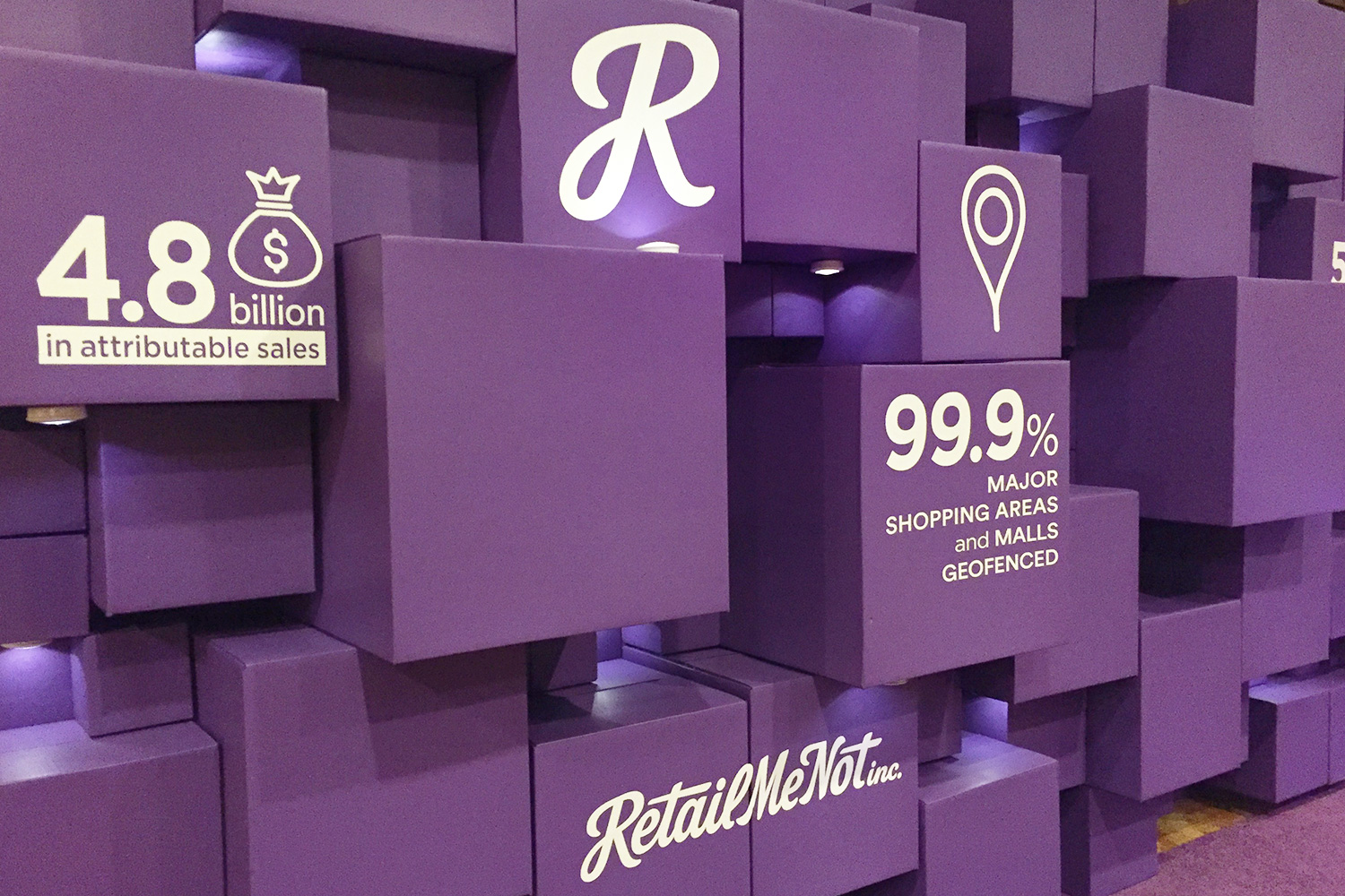 RetailMeNot-eTail-West-Branded-Exhibit-Design-13.jpg