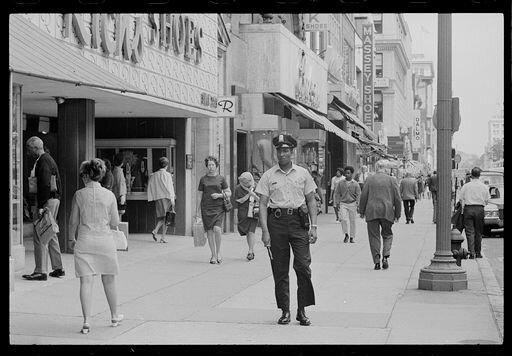 Black_policeman_Marion_Trikosko_LOC_56722v.jpeg