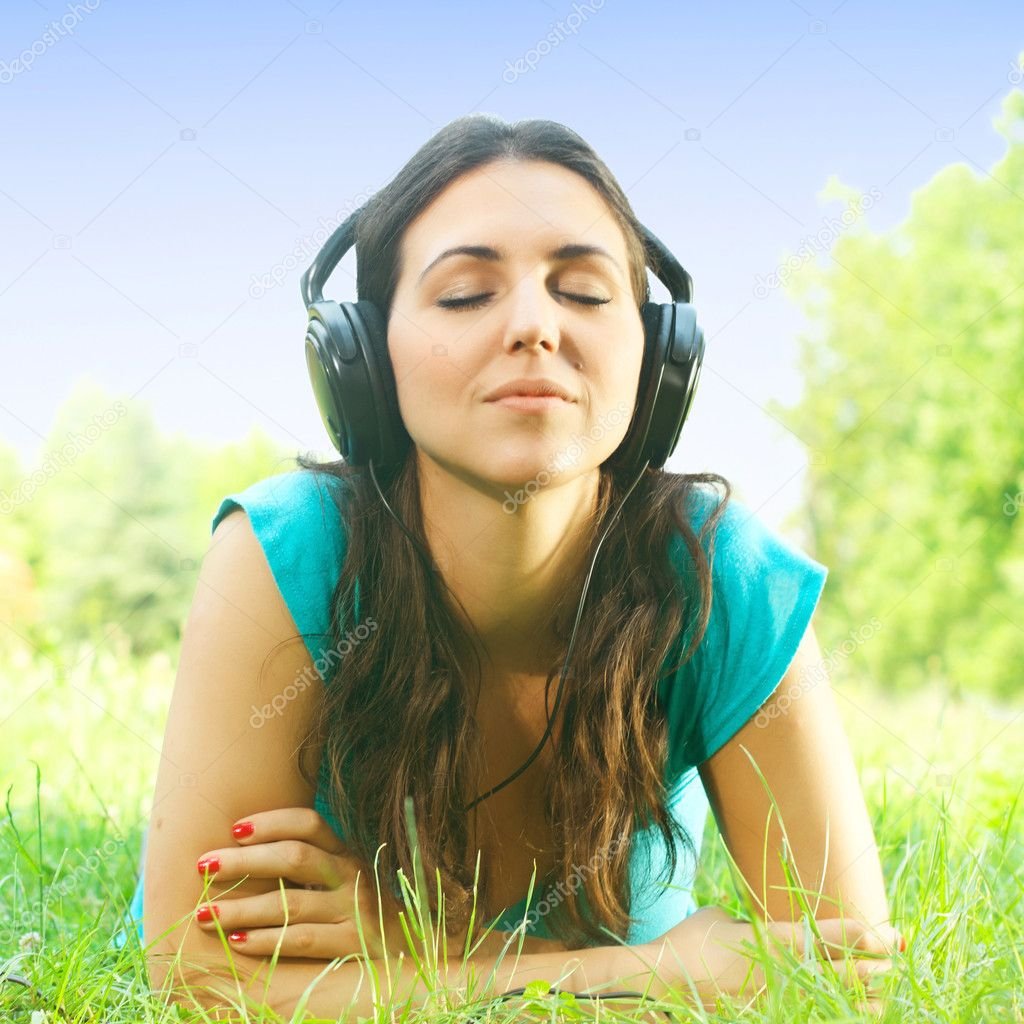 depositphotos_6342275-stock-photo-relaxed-girl-with-headphones-listen.jpeg