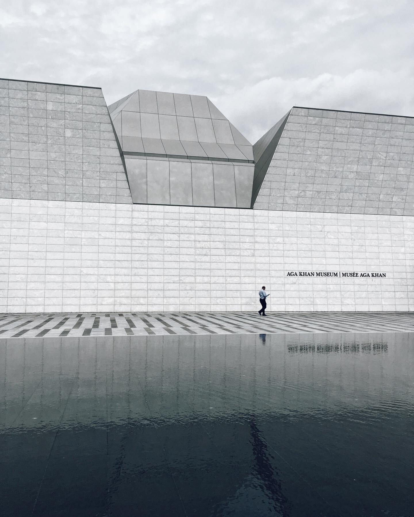 One of the most beautiful buildings and grounds in this city: the Aga Khan Museum, a space for contemplating Islamic culture and civilization. Architect: Fumihiko Maki. Landscape architecture: VDLA Vladimir Djurović.