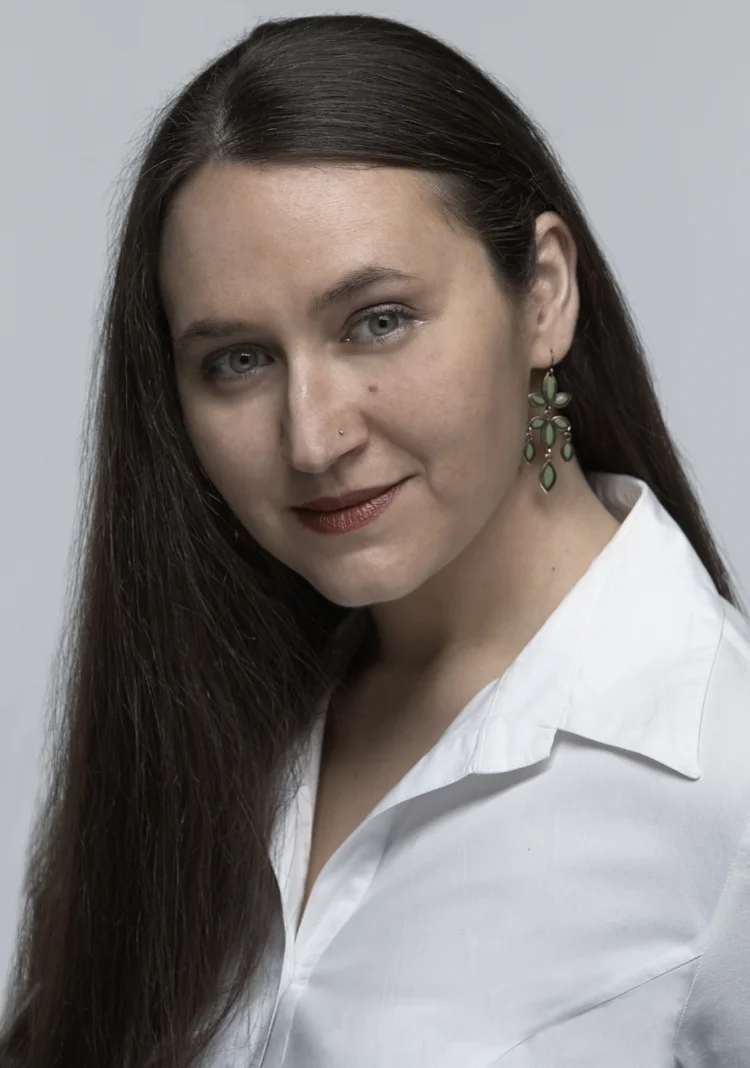 Nina Spinner Ella Hammer