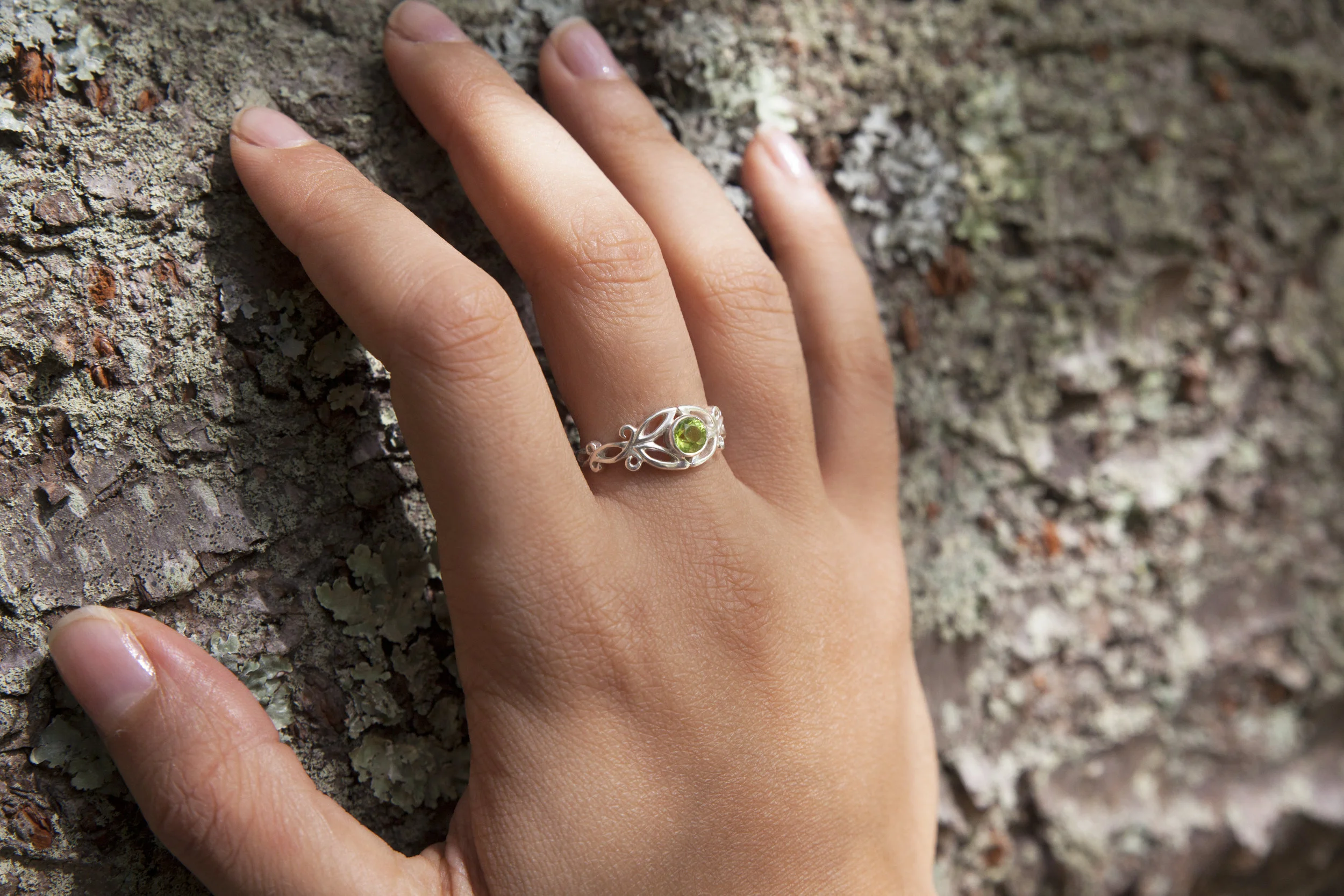 Arabesque Peridot Ring