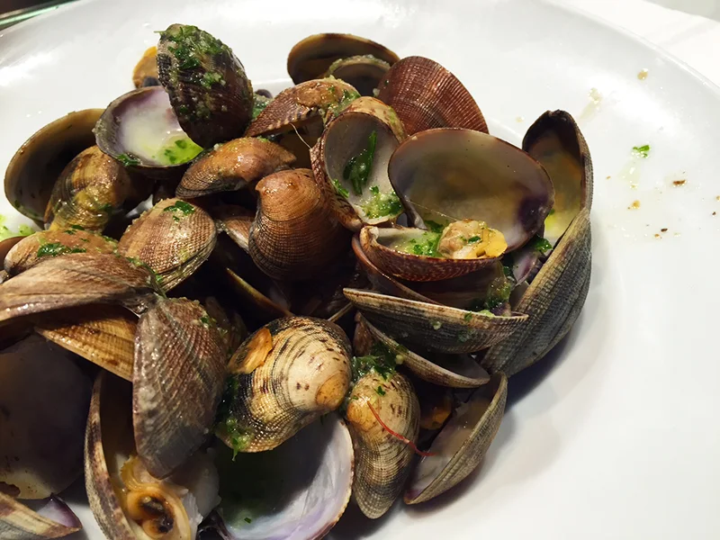 Succulent clams at Universal-Boqueria, Barcelona