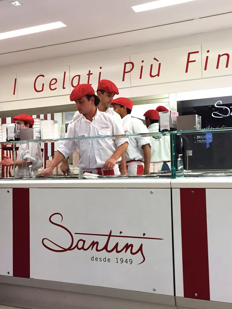 This famous gelato spot 'Santini' in Lisboa, lived up to its reputation. Completely.