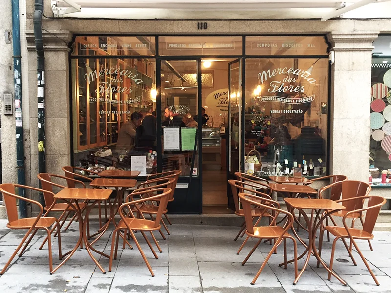 Love the cute cafes...