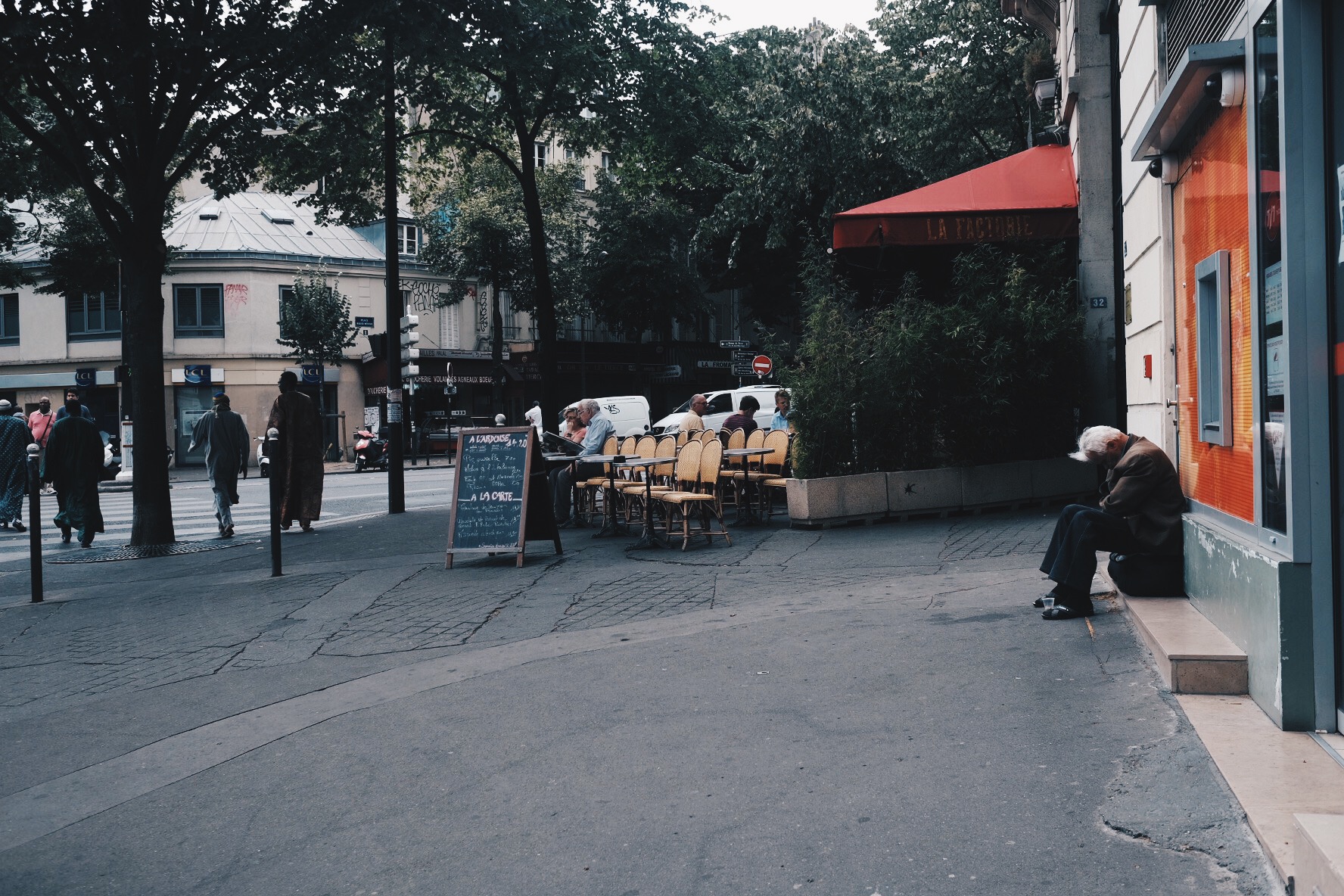 Even Mondays in the most beautiful city on earth are bad, with misadventures, car accidents and bed bugs. Oh my! But meeting up with good people truly helped. 