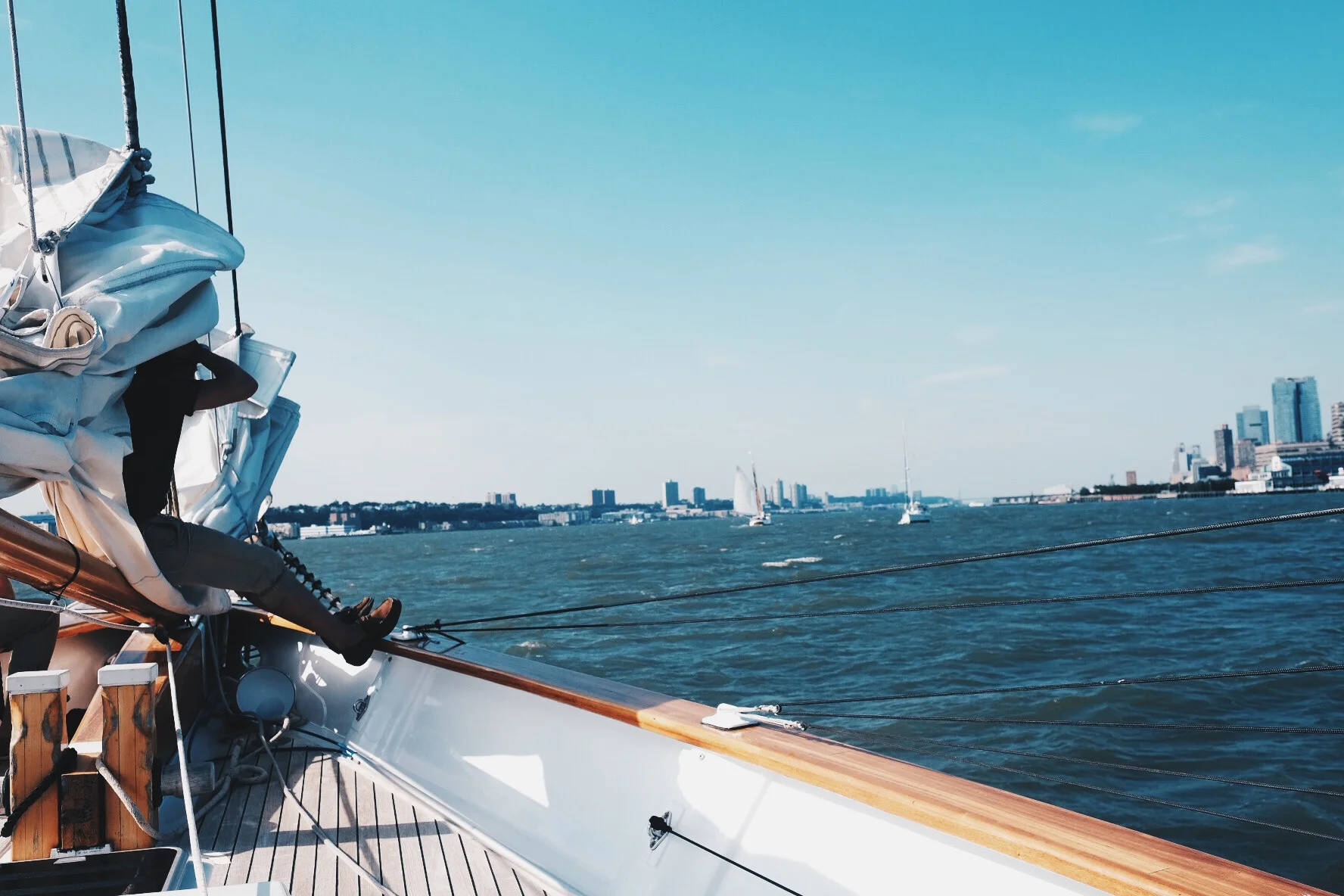 The ever so generous Kerry took us out on a sail around Manhattan. It was pure magic. And I didn't fall overboard, so that was a plus! 