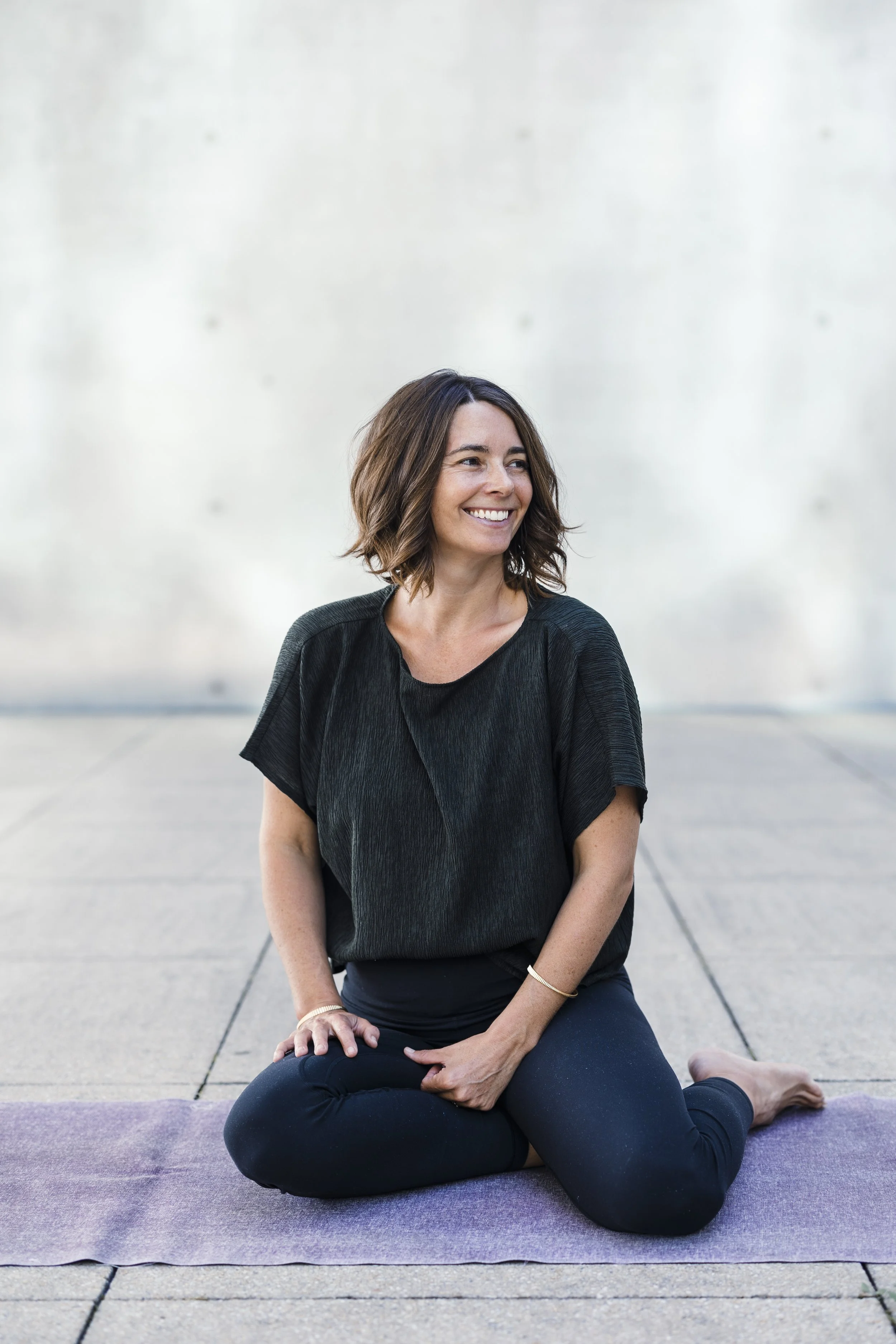 LizzieXYogaworldJournal©DaniGruber-2.jpg