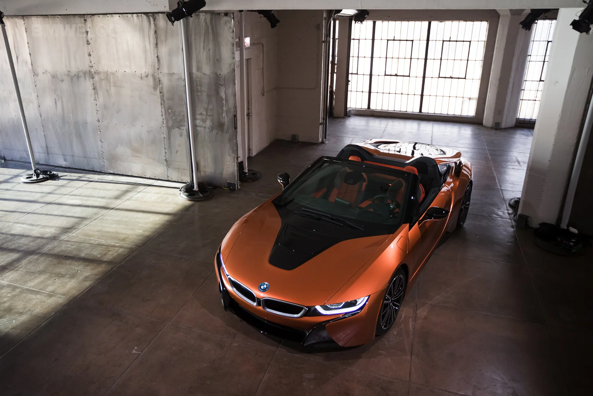 2018-BMW-i8-Roadster-28.jpg