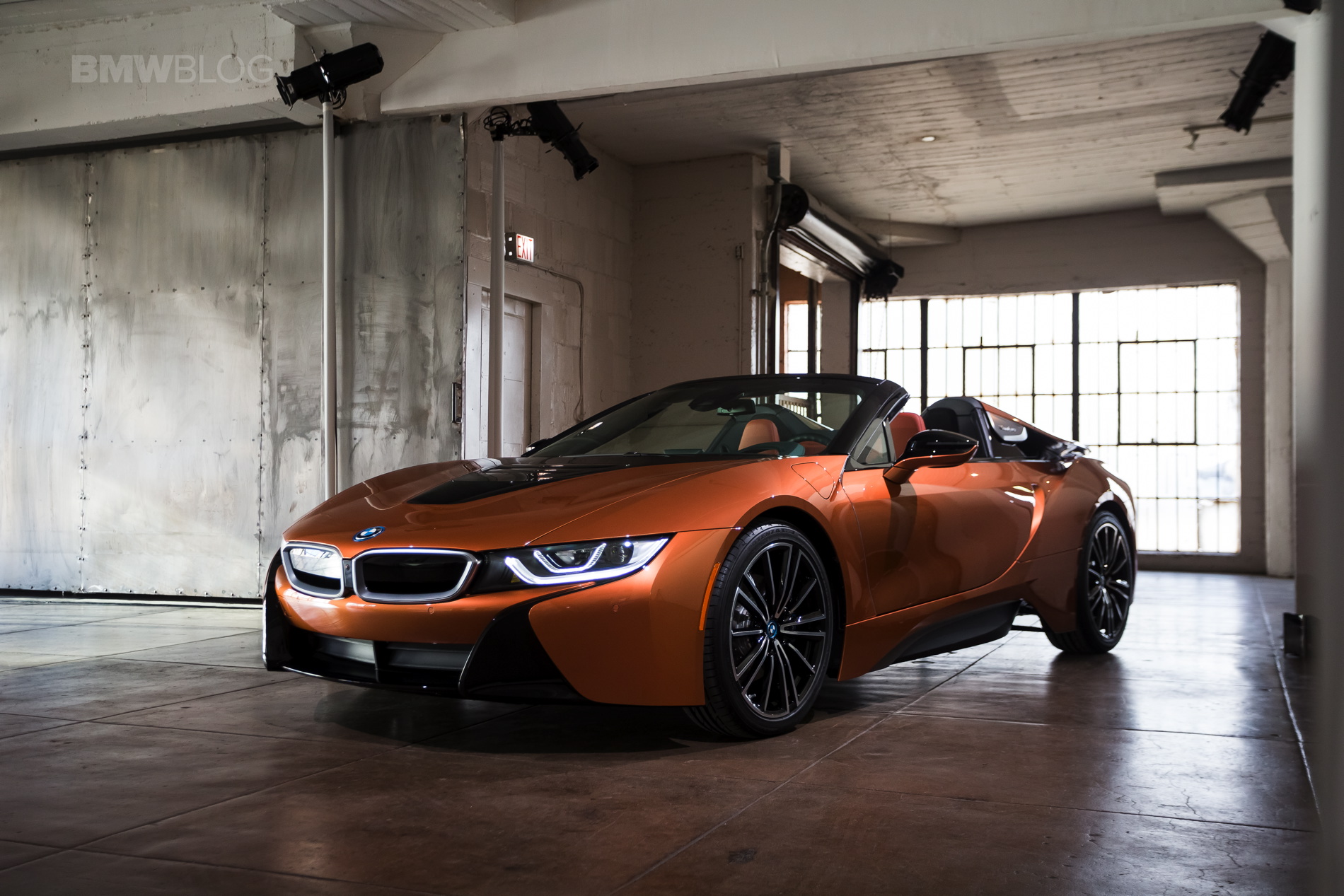 2018-BMW-i8-Roadster-30.jpg