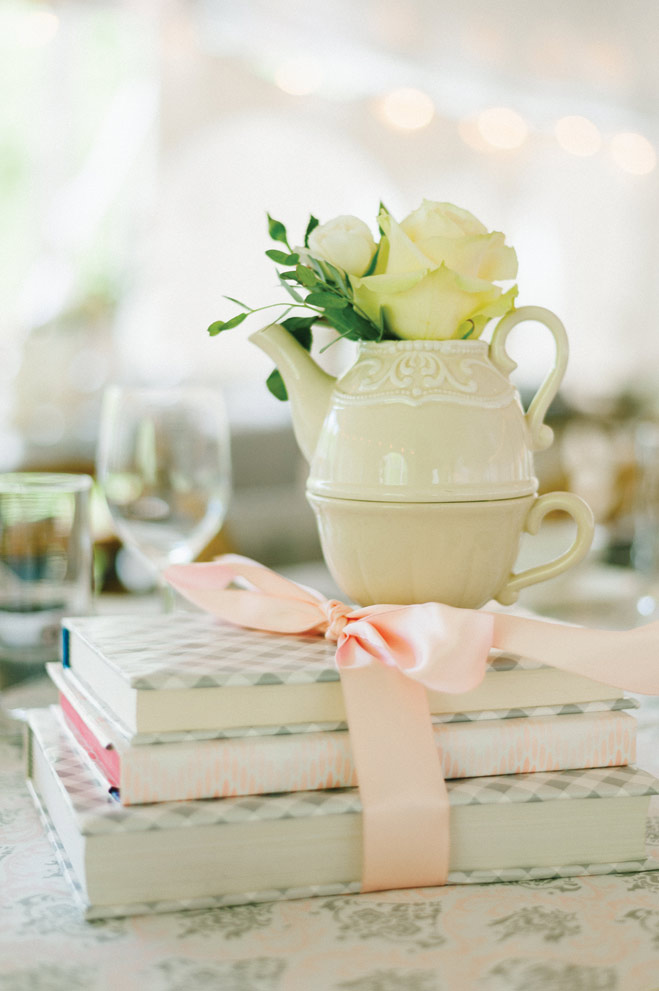 The many thoughtful details were beautifully captured by husband and wife photography duo Jeff Loves Jessica . See even more photos on their blog !