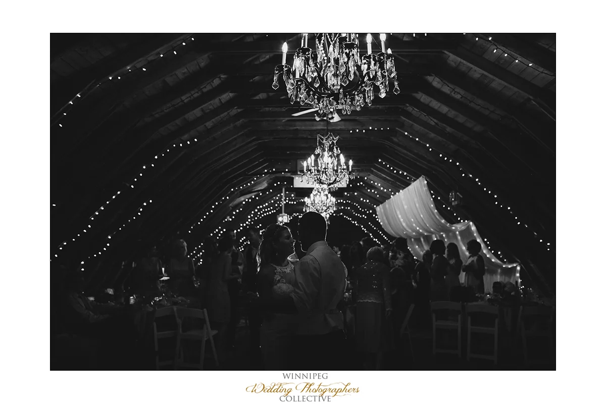 The rustic wedding barn Steinbach photographer