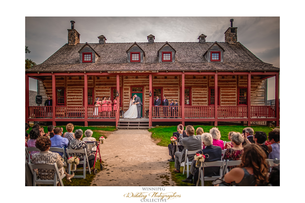 011_Fort Gibraltar Winnipeg Manitoba Wedding.jpg