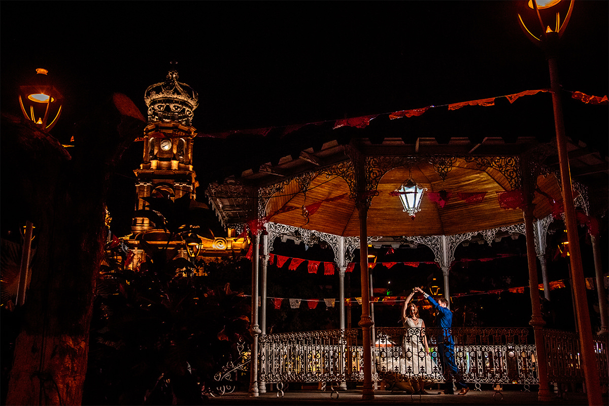 11_Mexico Beach Life Destination Wedding Puerto Vallarta Las Caletas Trash the Dress.jpg