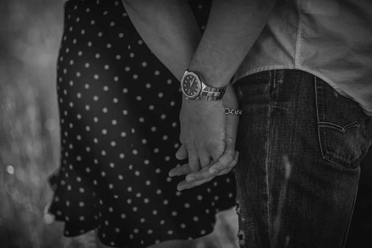 0006-winnipeg-engagement -photos-assiniboine-forest.jpg